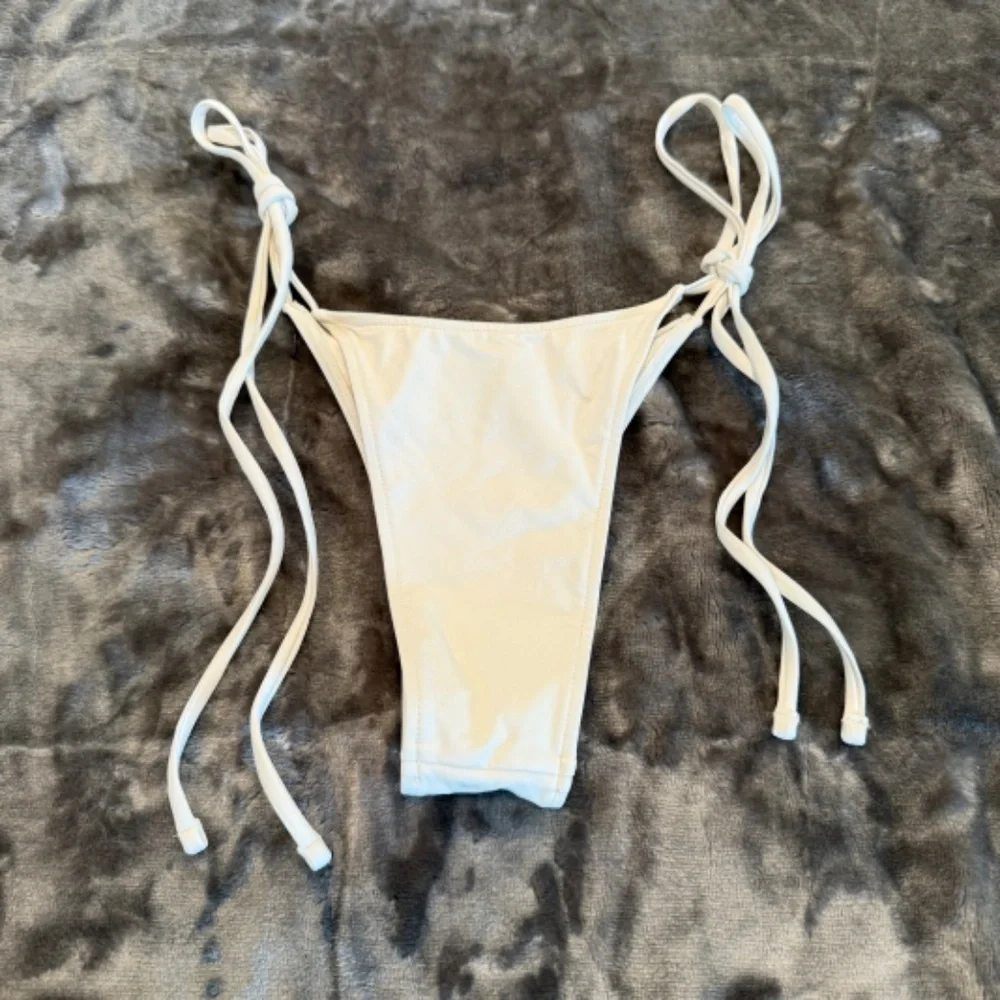 New! Frankie’s Bikinis Tia String Bikini Bottom White 31556